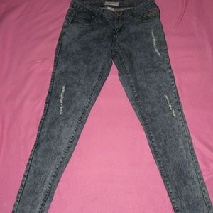Dark Washed Women's Jeans w/ Colorful Pockets